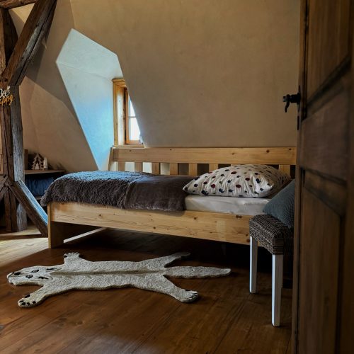 Pokoj se dvěma oddělenými lůžky v Pohádkové roubence